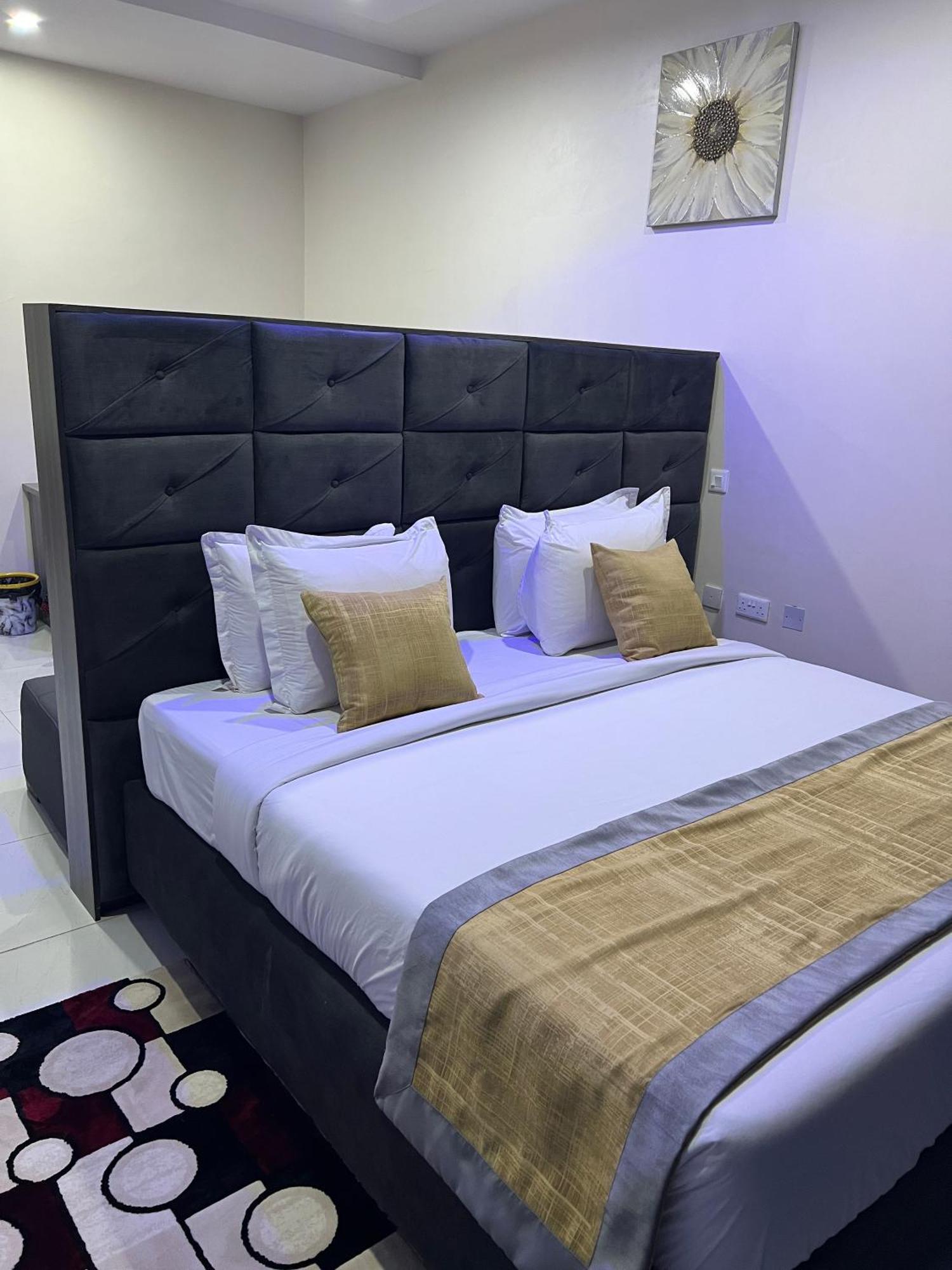 De Rigg Place Embassy Lagos Exterior photo
